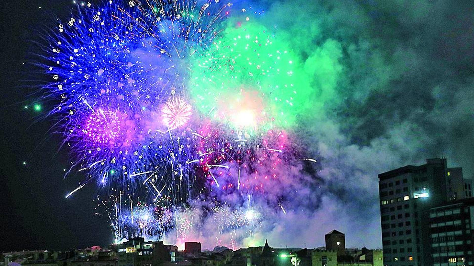 La traca final de los Fuegos, lo más impactante El Comercio Diario